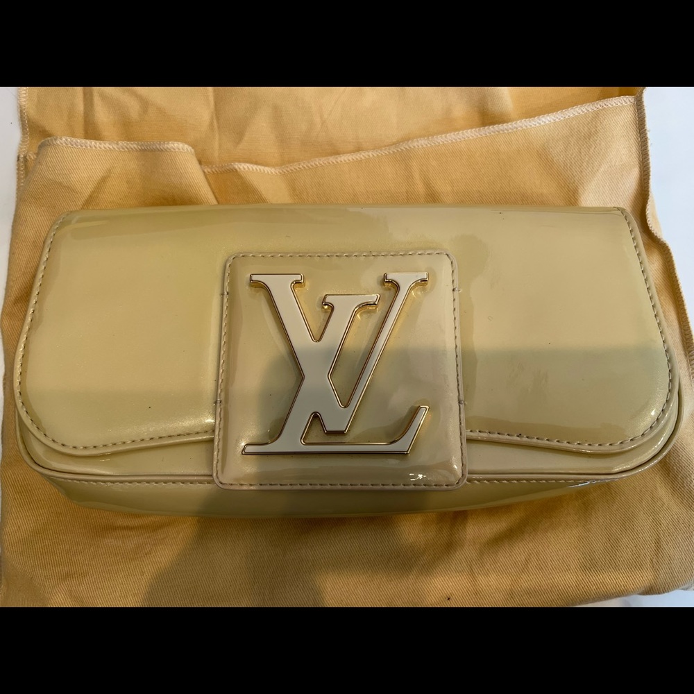 Louis Vuitton Sobe Ivory clutch